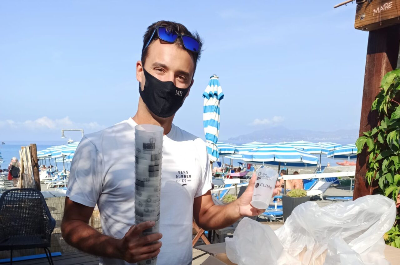 “Bicchiere a rendere”, a Sestri la campagna per ridurre il consumo di plastica