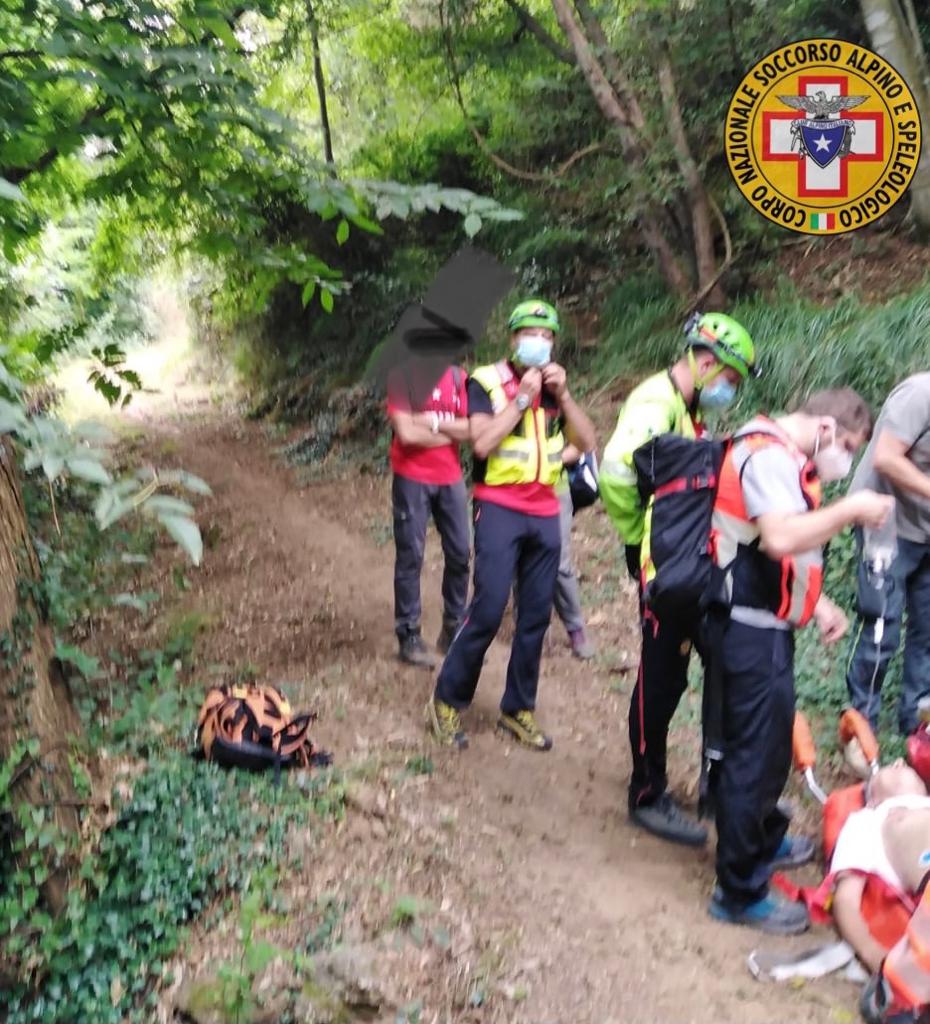 Ha un infarto mentre passeggia nel Parco, scattano i soccorsi