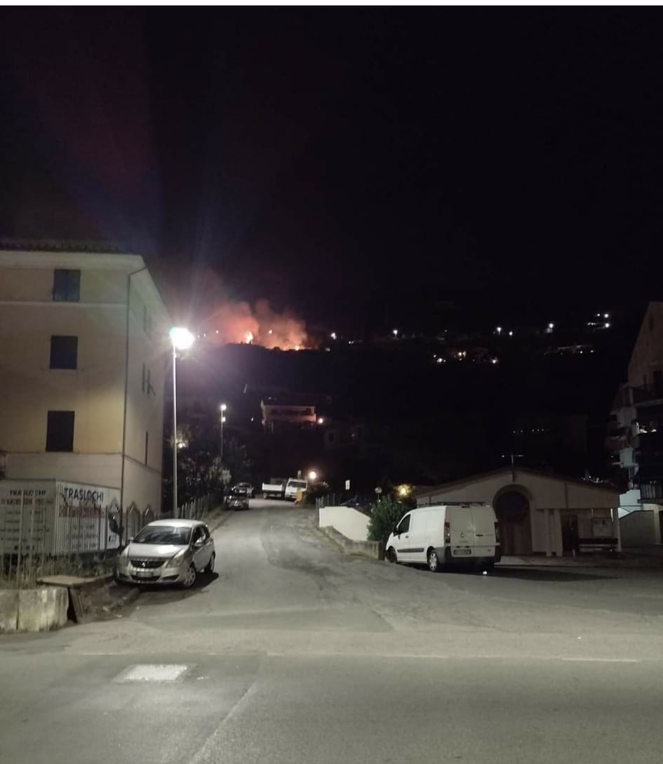 Domato l’incendio di ieri sera a Caperana Alta
