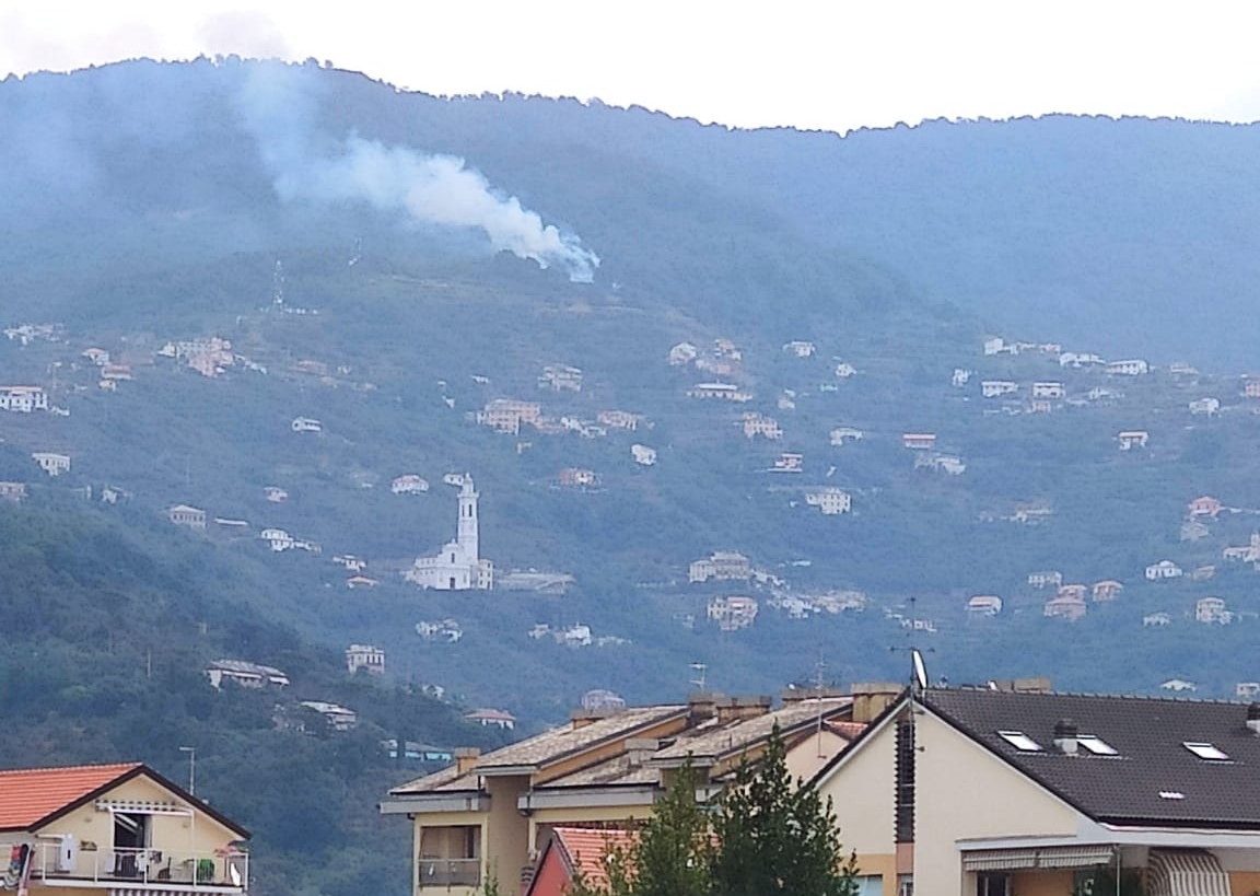 Incendio a Cogorno