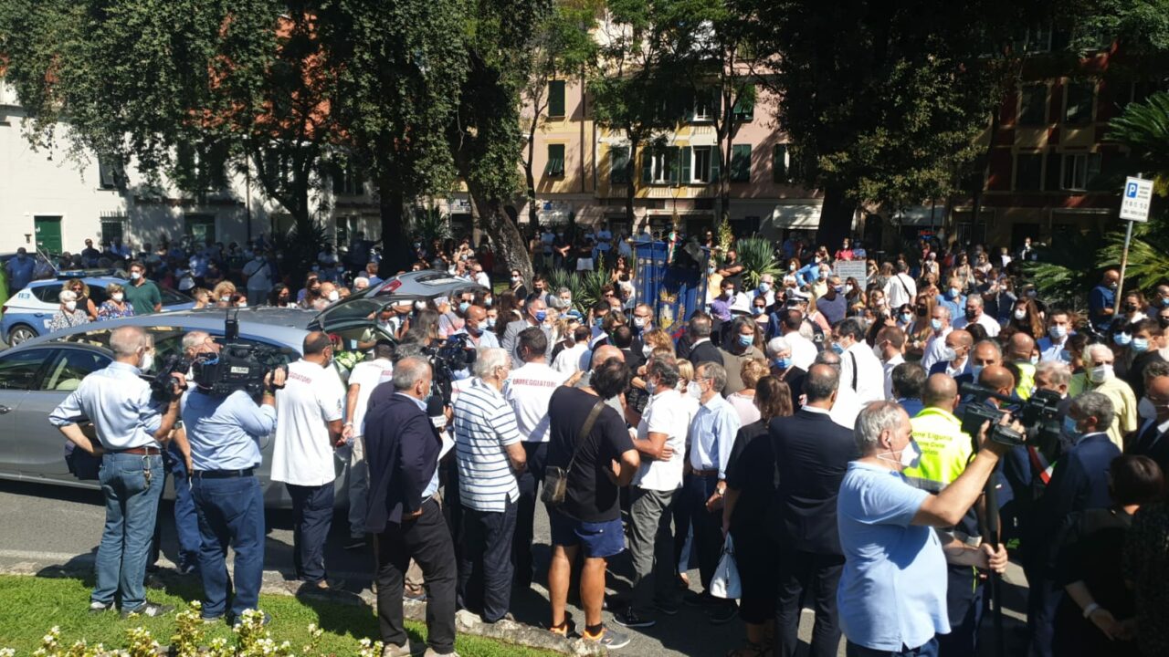 L’ultimo saluto al sindaco Marco Di Capua