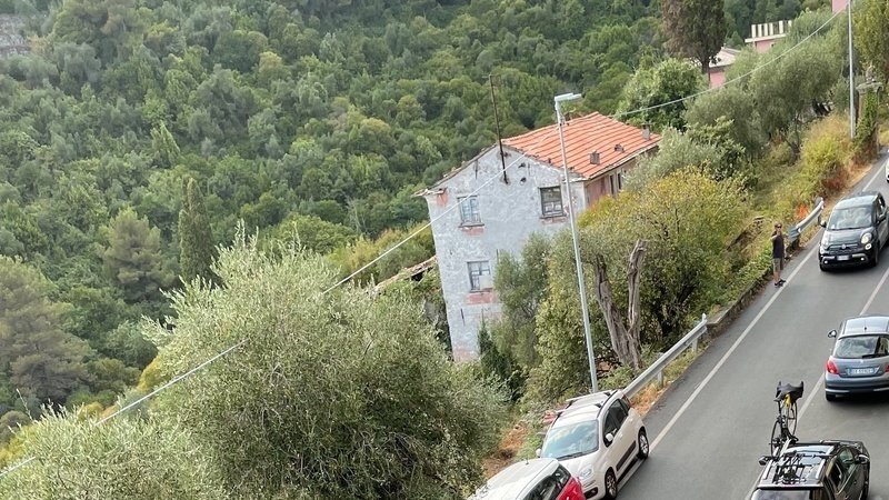 Velocità, rumore ed inquinamento in via Aurelia: gli abitanti esasperati lanciano una petizione