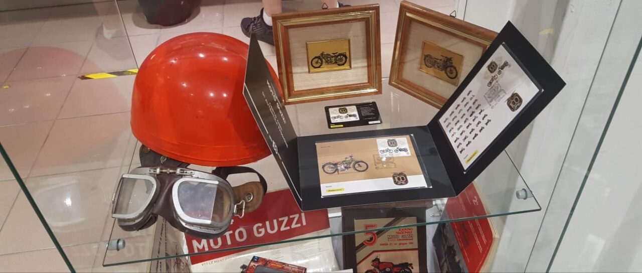 Anche l’ufficio postale di Rapallo celebra la moto Guzzi