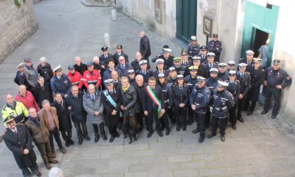 A Rapallo due vigilesse bloccano uomo violento