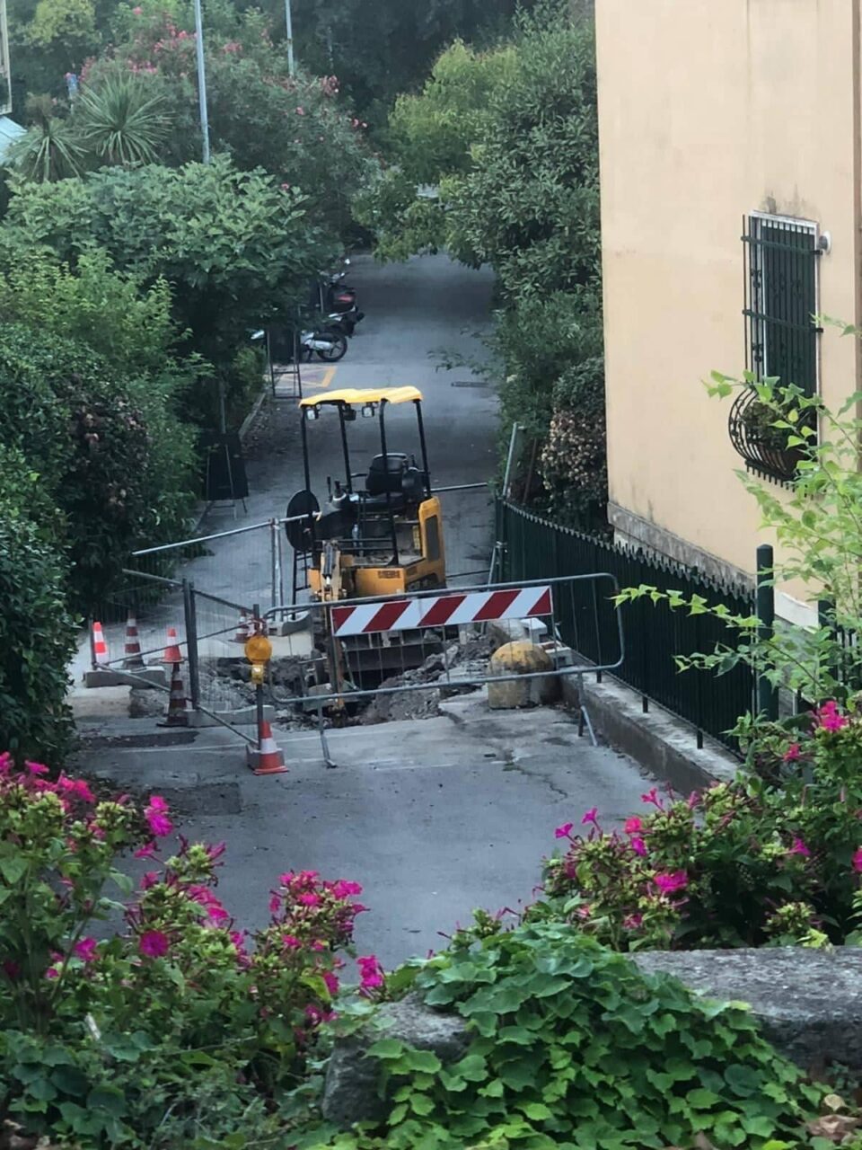 Cedimento in via Verroggio, in corso il ripristino