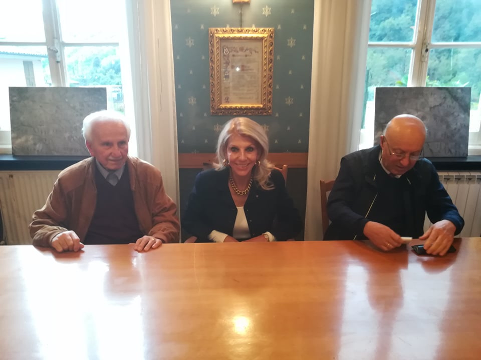 Masso di Cichero, arriva dall’America per ammirarlo Vivian Cardia