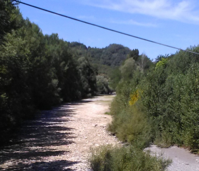 Sistematico svuotamento del Torrente Lavagna, richiesto consiglio straordinario