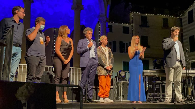 Successo dell’incontro con il cantautore Aka7even