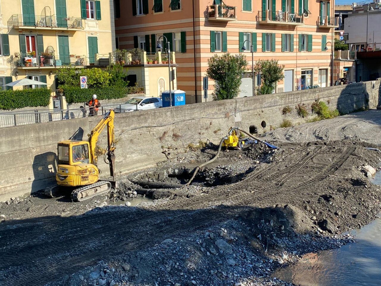Recco – Avviati i lavori per fermare l’erosione del litorale