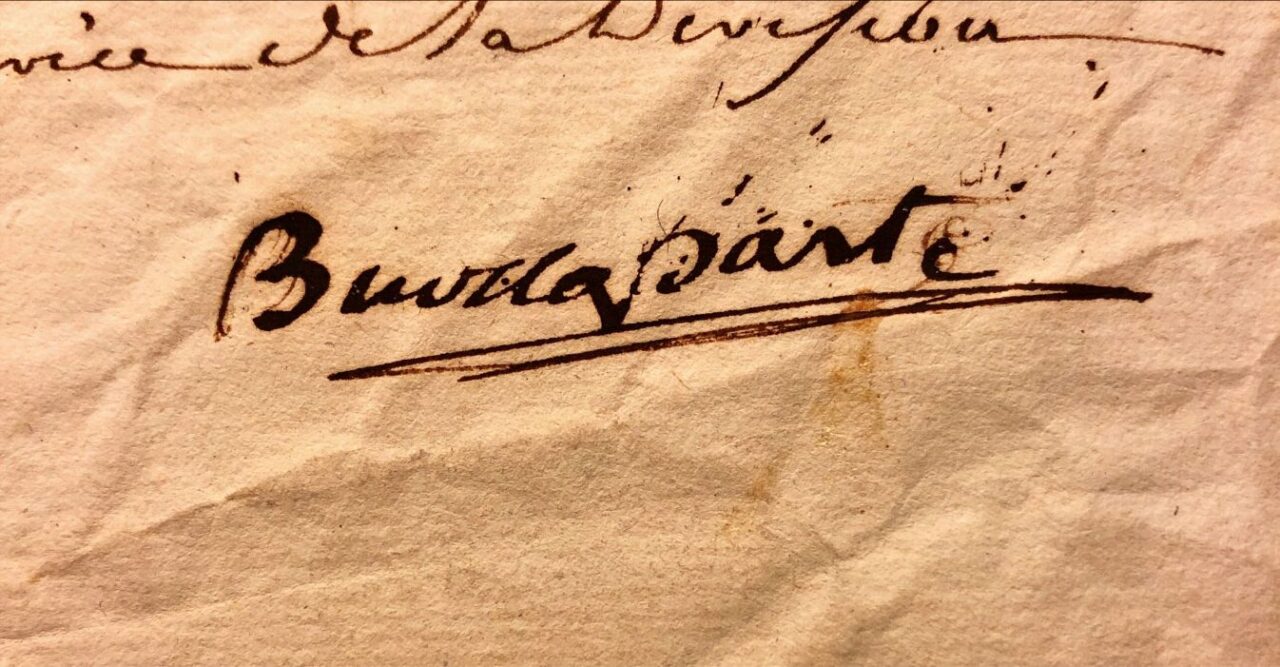 Una mostra con esposte lettere e carte di Napoleone Bonaparte