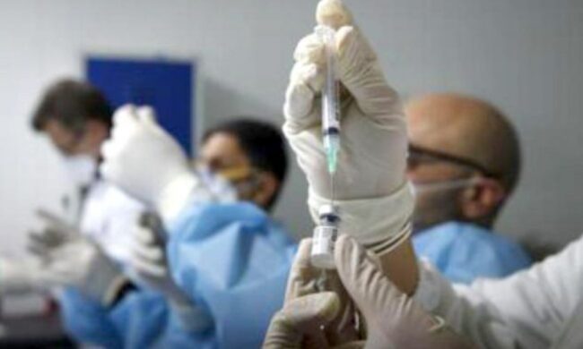 Aumentano i contagi, nuovo piano per i vaccini e i tamponi nella Asl4