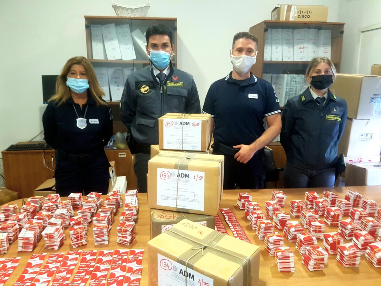 Sequestrate 55mila schede sim di contrabbando