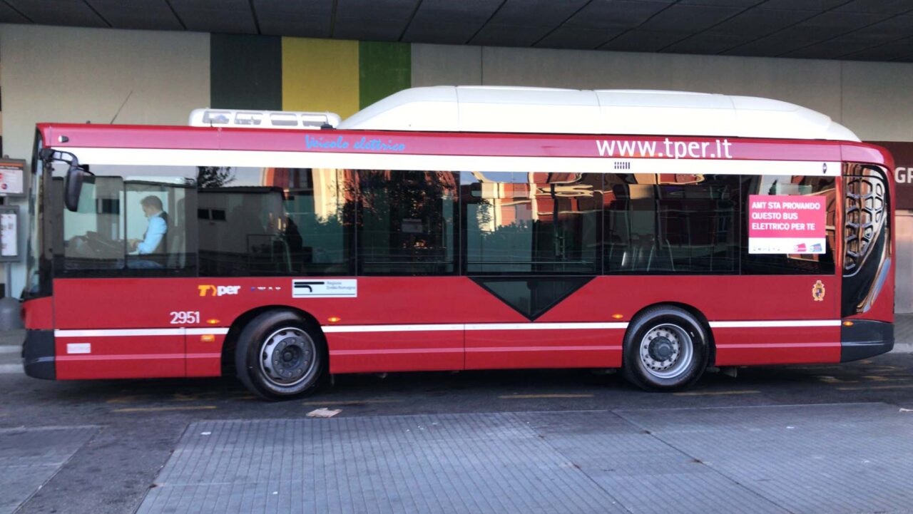 AMT sperimenta il bus elettrico a Genova e nel Levante