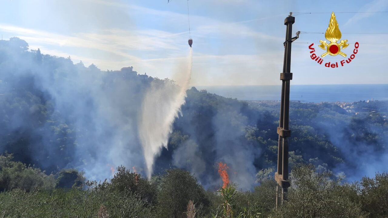 Incendio a Leivi