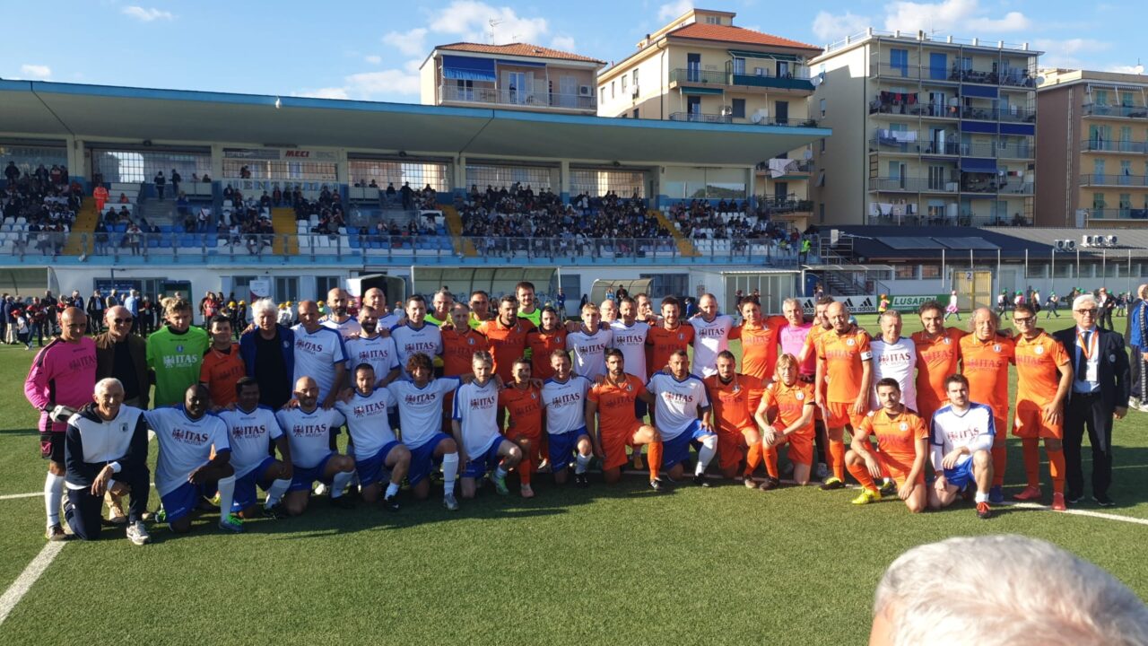 La partita in ricordo del sindaco Di Capua, foto e video