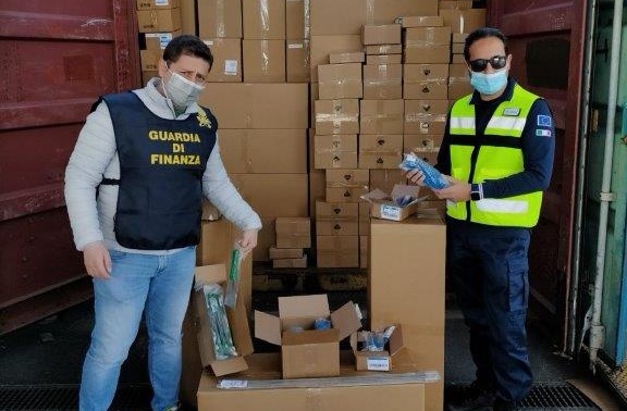 Sequestrati oltre 330 mila dispositivi medici