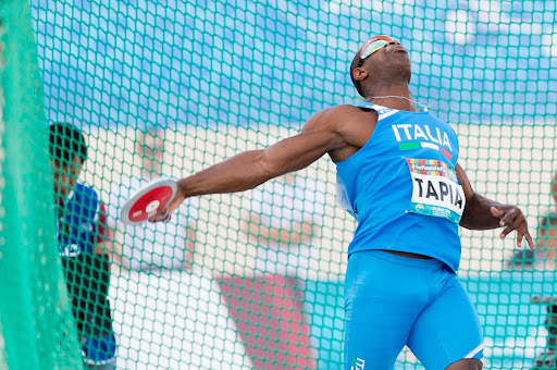 Il campione paralimpico Oney Tapia arriva a Chiavari e presenta il suo nuovo libro