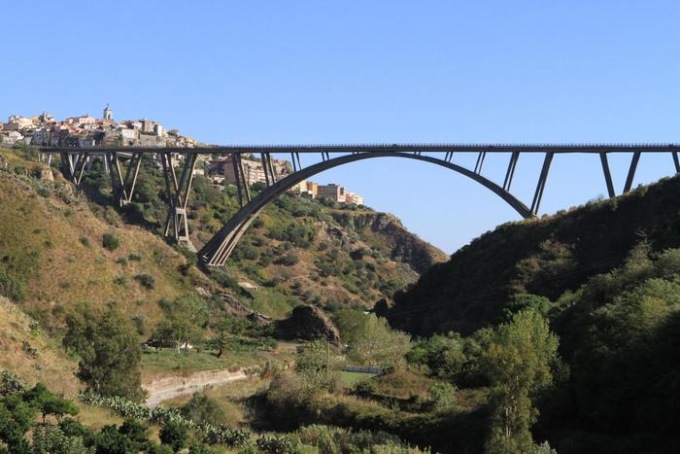 Sequestrato il Ponte Morandi, le intercettazioni: “Qui casca tutto”