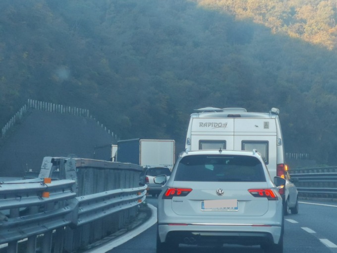Coda in A12  per veicolo in avaria