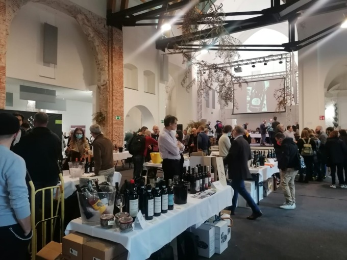 Taglio del nastro per The Wine Revolution