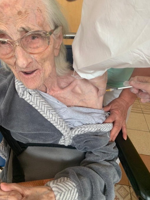 Terza dose di vaccino per gli ospiti del San Francesco