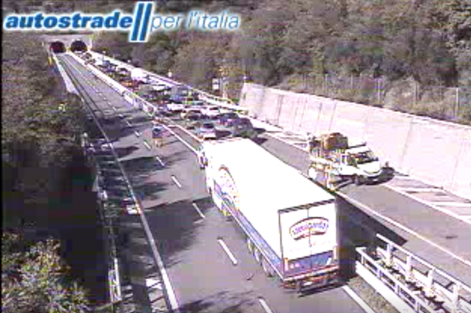 Tamponamento in galleria: traffico bloccato da Recco a Chiavari