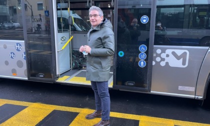Il sindaco a bordo del primo bus a idrogeno di Recco