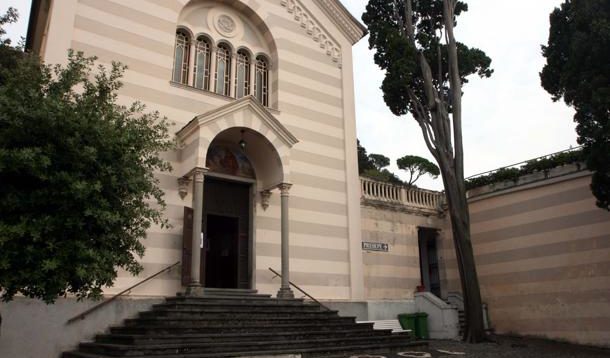 Colti mentre rubavano in chiesa: arrestati per furto due pregiudicati