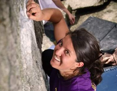 Schianto mortale scooter contro bus muore medico di 36 anni