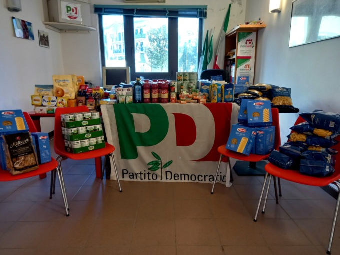 La raccolta alimentare del Pd