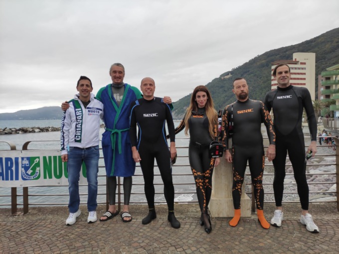 Al via la piscina all’aperto: e per l’occasione Daniela Colombo “nuota” con la maggioranza