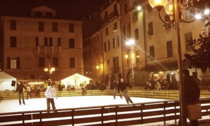 Torna a Chiavari la pista di pattinaggio sul ghiaccio in piazza Fenice