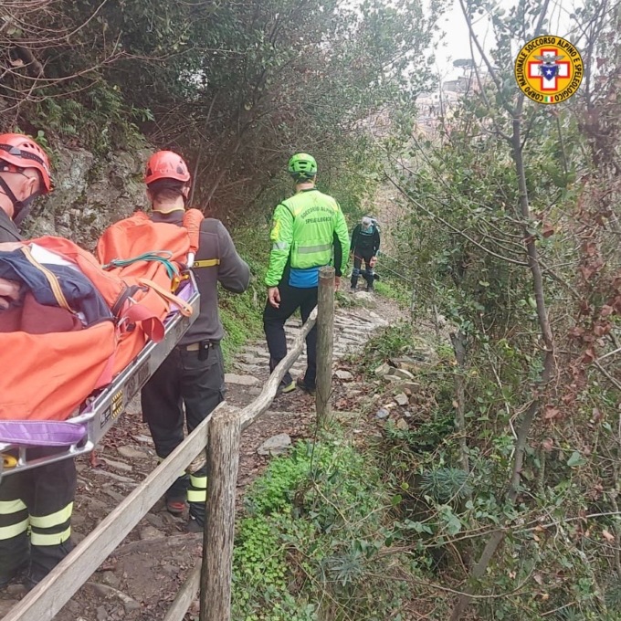 Malore lungo il sentiero per un turista di 63 anni