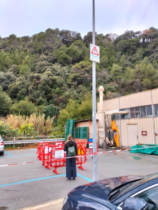Frana nella frazione di Riva Trigoso, chiusa falegnameria
