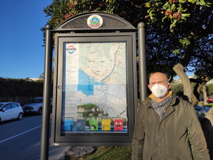 Piste ciclabili, cinque nuove bacheche e collegamenti tra lungomare e centro storico