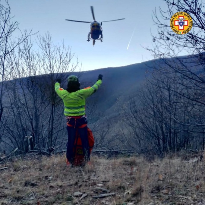 Biker cade su un sentiero, interviene l’elicottero