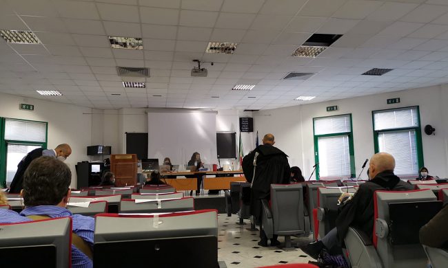 Furbetti del cartellino: slitta deposito motivazioni, rischio prescrizione per 15 imputati