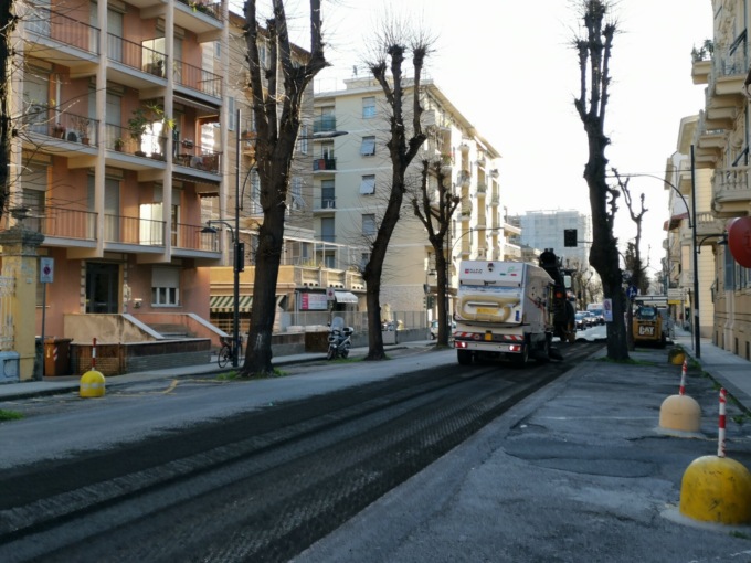 Iniziati i lavori di asfaltatura, occhio a dove avete parcheggiato