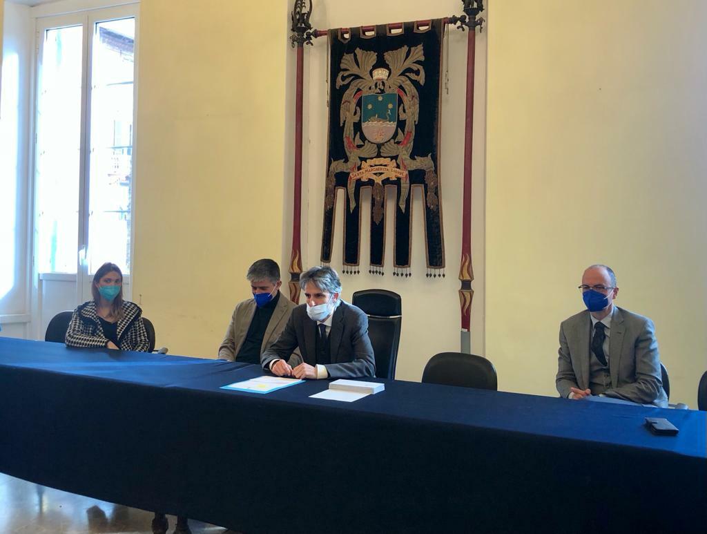 Giulia_Spelta_il_Segretario_Massimo_Vallese_il_Sindaco_Paolo_Donadoni_e_il_Vicesindaco_Emanuele_Cozzio