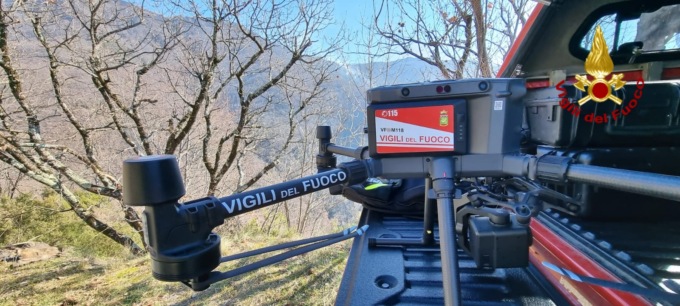 Ancora in corso le operazioni di spegnimento del rogo sul Ramaceto