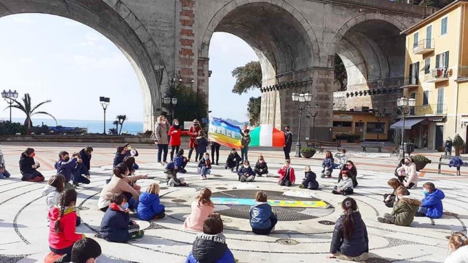 Studenti in piazza contro la guerra