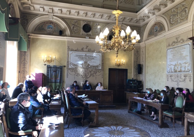 Movida serale, allo studio le strategie per affrontare disagi e problemi dei ragazzi