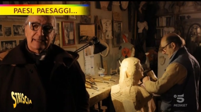 La città di Chiavari e le polene di Franco Casoni protagoniste a Striscia La Notizia