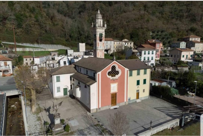 Ghiaia al posto delle piastrelle, Solari chiede il rifacimento del piazzale