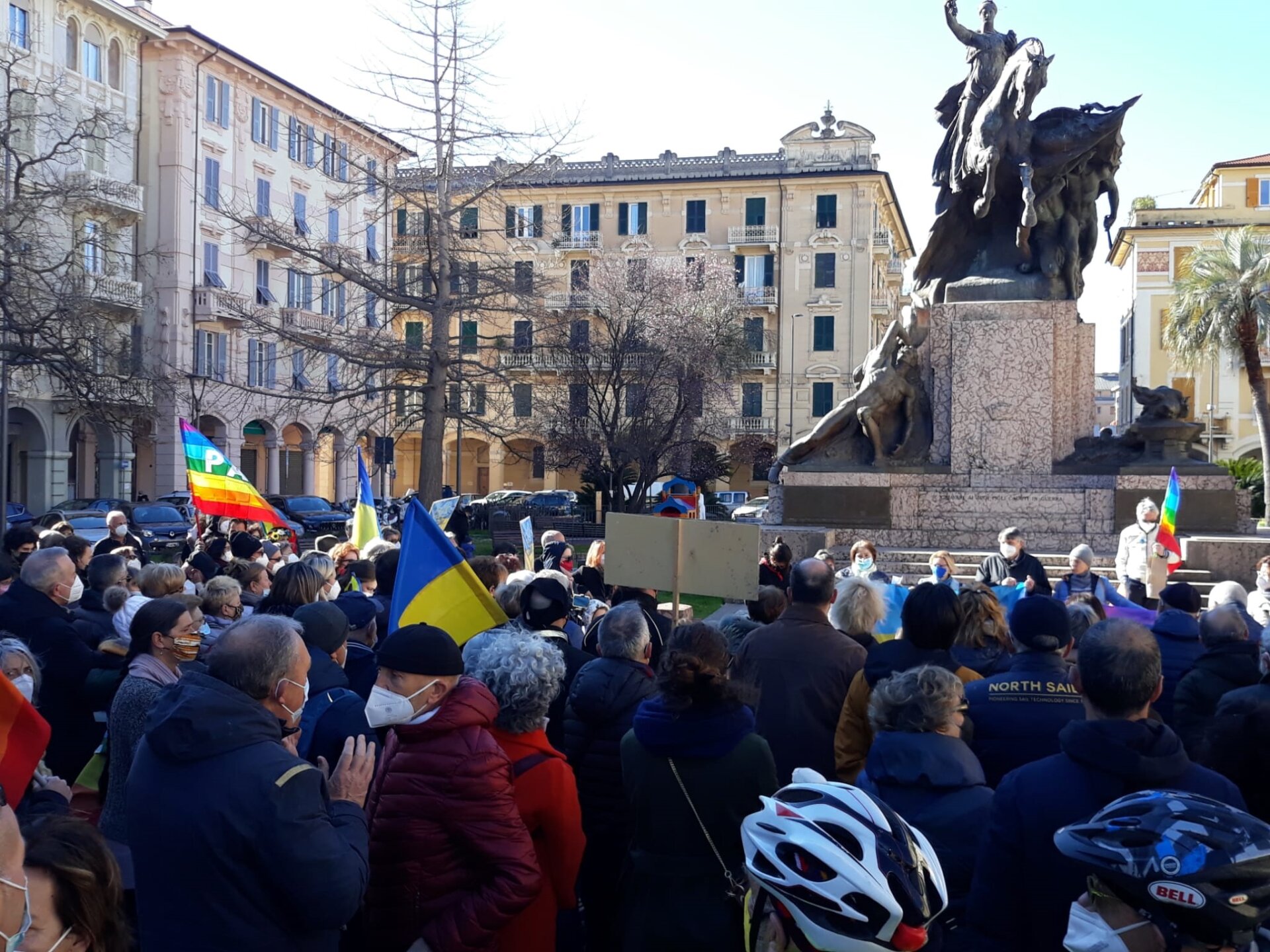 piazza Roma Chiavari per Ucraina 27 febbraio 2022