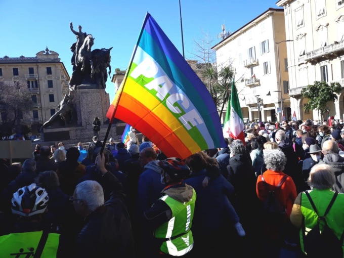 Invasione Ucraina. Centinaia in piazza per dire No alla Guerra