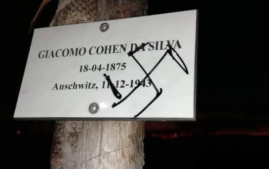 Rintracciato e denunciato l’imbrattatore della targa commemorativa del parco della Memoria di Chiavari