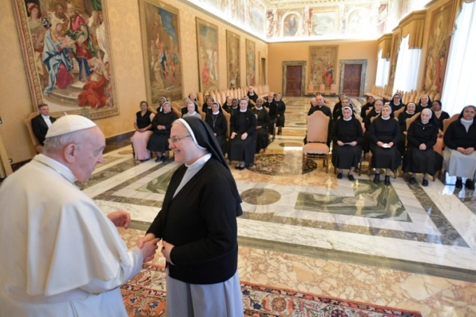 Papa Francesco incontra le Suore Gianelline (e parla di Chiavari)
