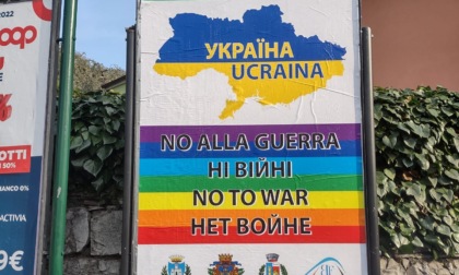 Comuni solidali con l'Ucraina...ma sui manifesti manca la Crimea