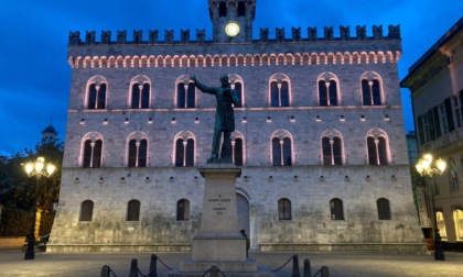 Il Palazzo della Cittadella si illumina di lilla